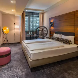Elaya Hotel